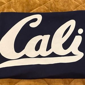Stylish “Cali” T-shirt!! Will be cute with white jeans or joggers!!!